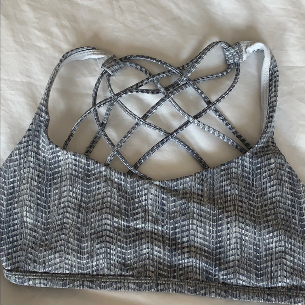 Lululemon free to be sports bra size 8